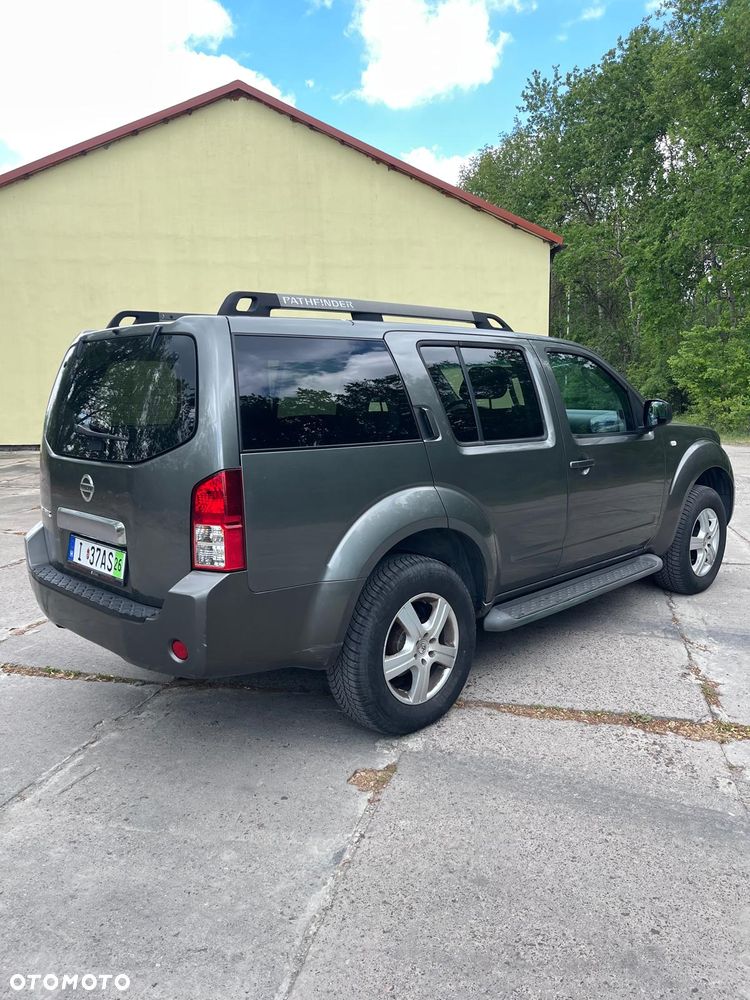 Nissan Pathfinder 2.5 dCi SE - 3