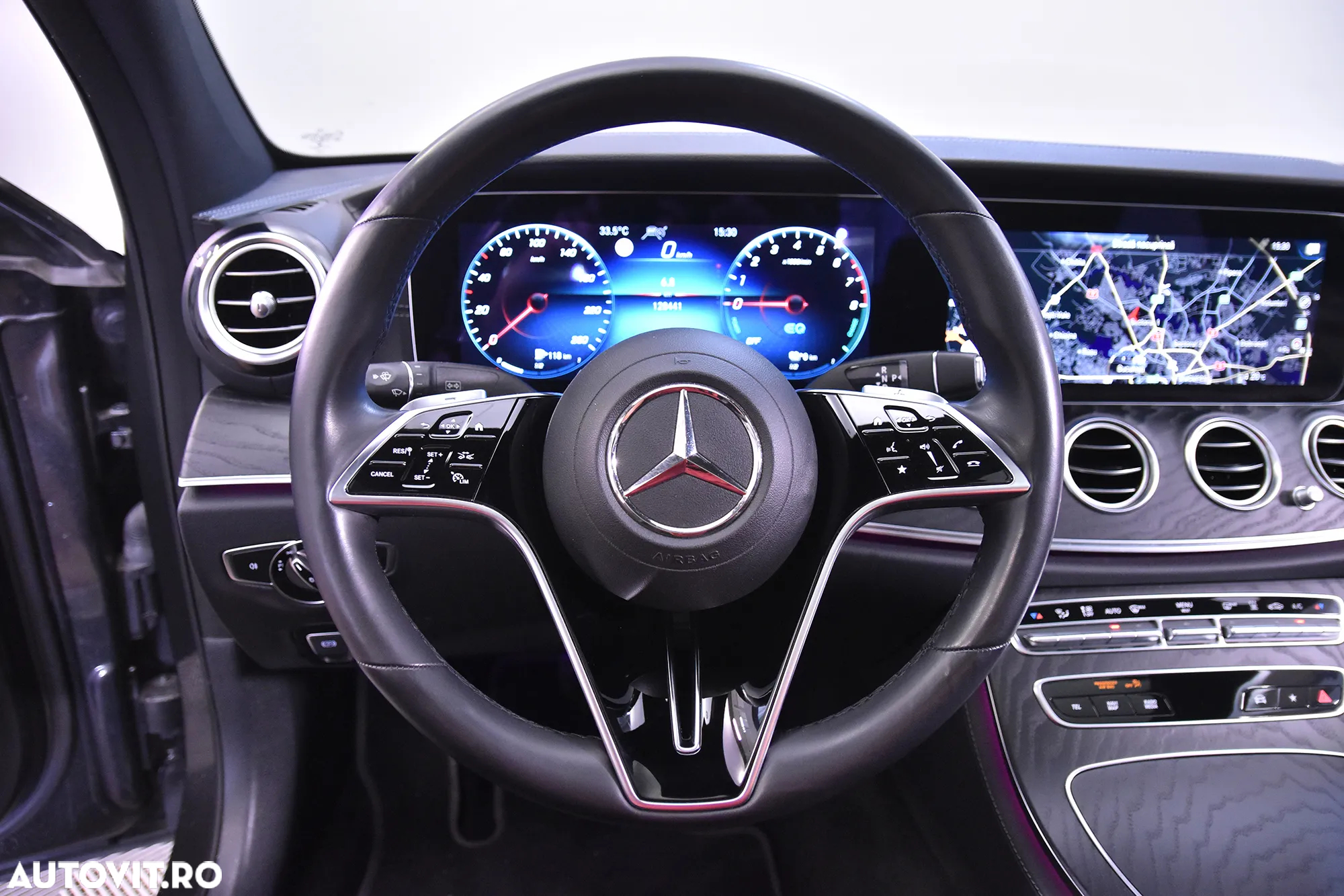 Mercedes-Benz E 300 4MATIC Aut. - 16