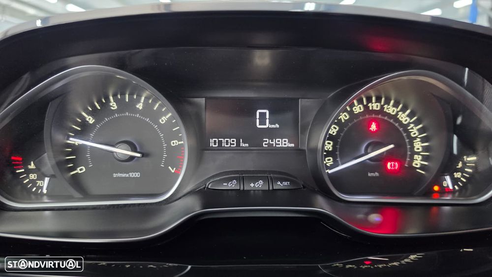 Peugeot 208 1.2 PureTech Active - 11