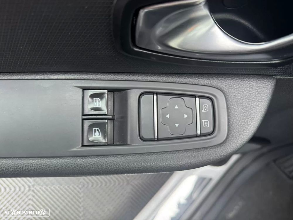 Renault Clio 0.9 TCe Limited Bi-Fuel - 10