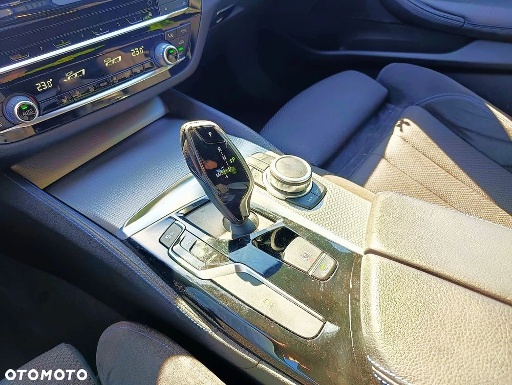 BMW Seria 5 530i GPF xDrive M Sport sport - 26