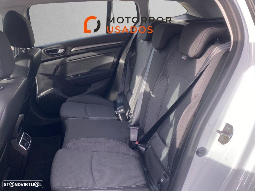 Renault Mégane Sport Tourer 1.5 Blue dCi Equilibre EDC — fotografia 9