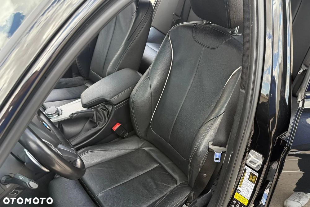 BMW Seria 3 330i M Sport - 25