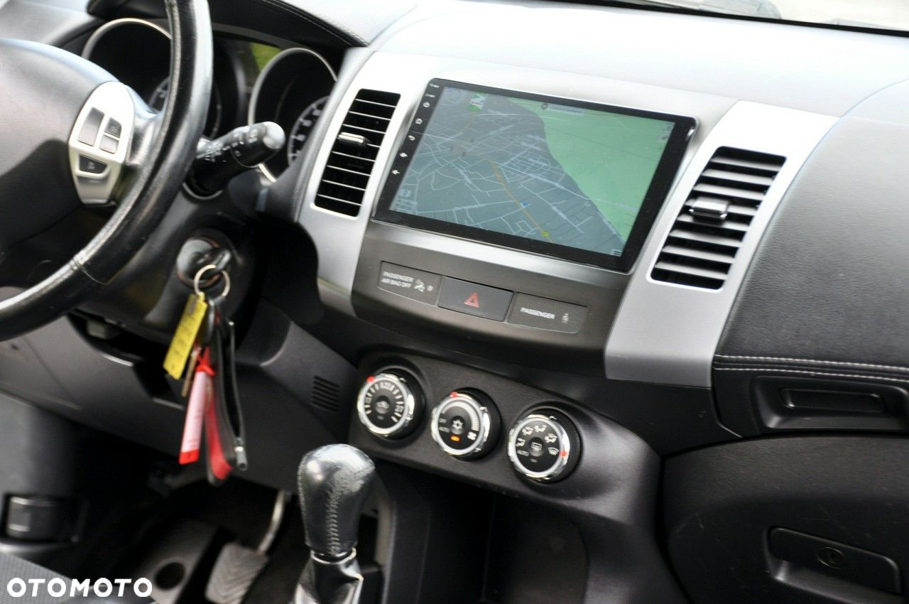 Mitsubishi Outlander - 26