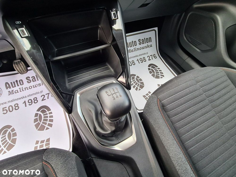 Peugeot 2008 PureTech 100 Style S&S BVM6 - 28