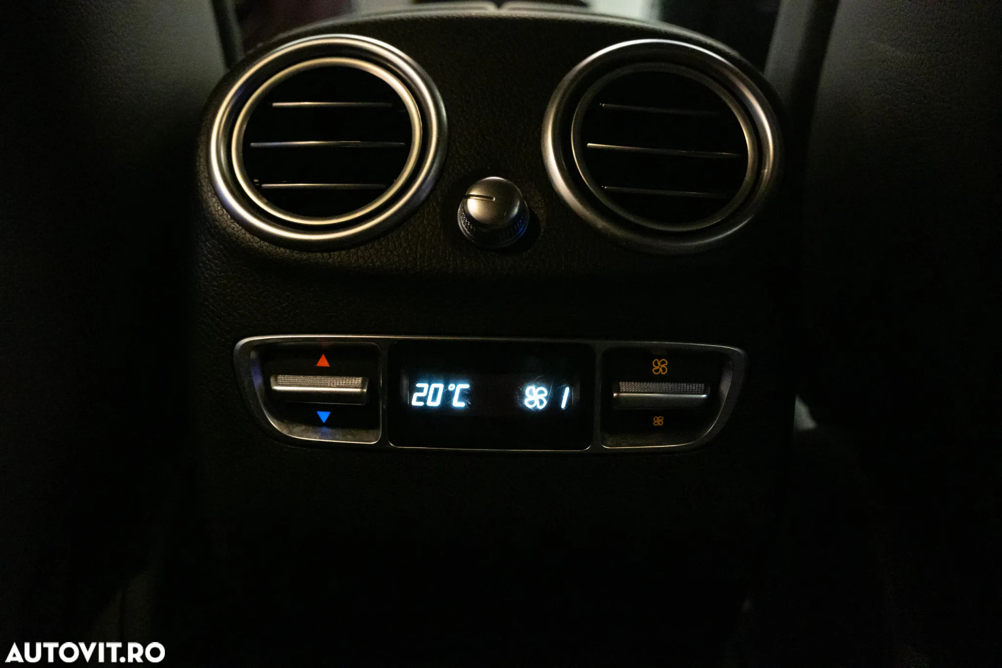 Mercedes-Benz GLC 300 e 4MATIC - 18