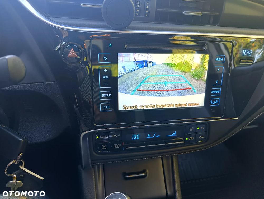 Toyota Auris 1.6 Premium - 8