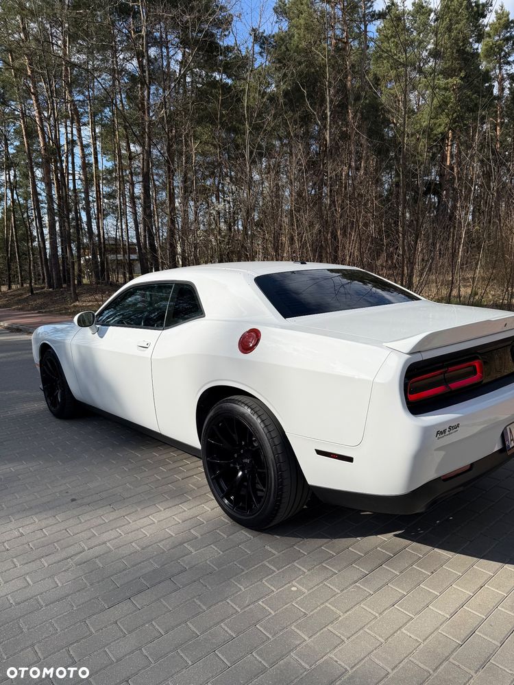 Dodge Challenger - 10