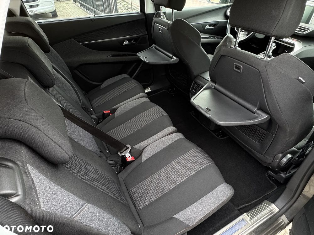 Peugeot 5008 - 10