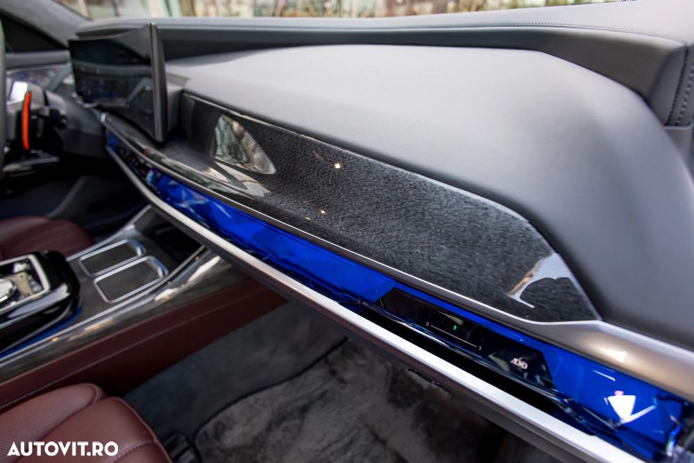 BMW M7 M760e xDrive - 38