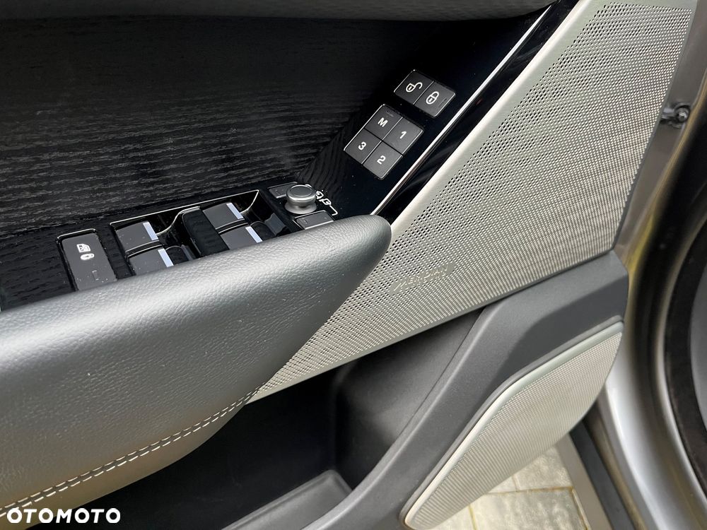 Land Rover Range Rover Velar 3.0d R-Dynamic S - 23