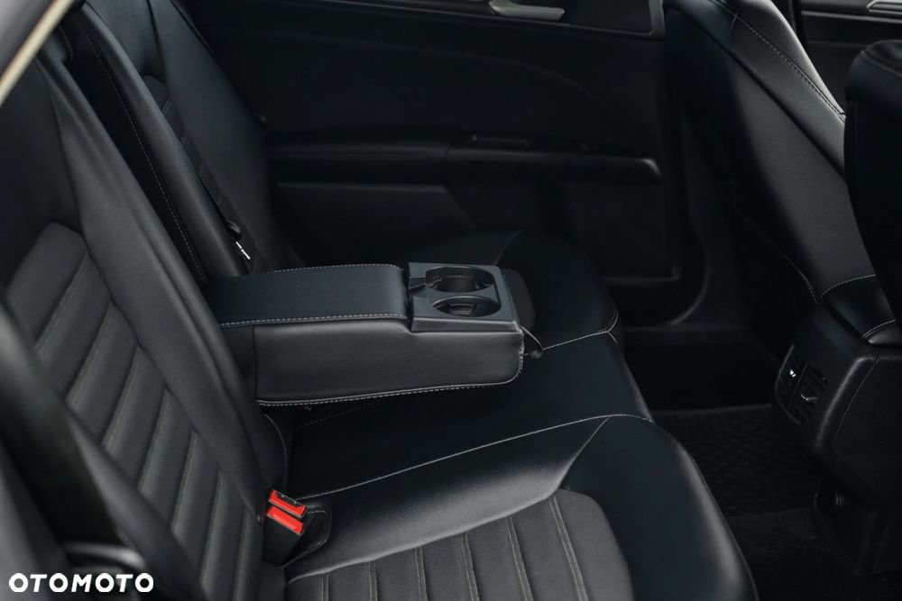 Ford Fusion - 19