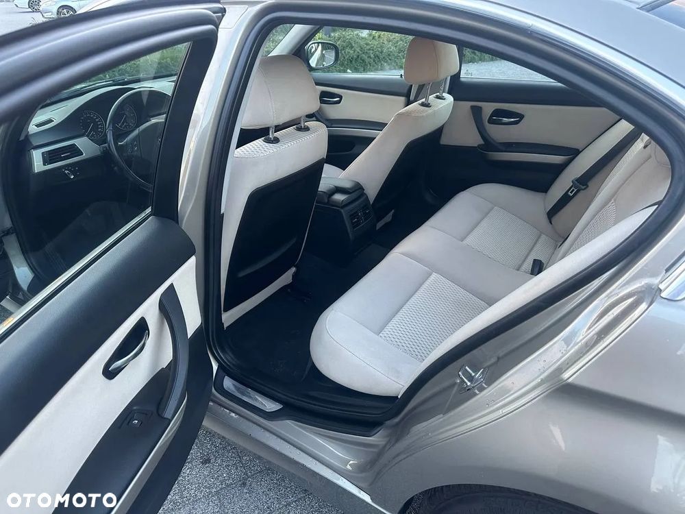 BMW Seria 3 318i Edition Lifestyle - 12
