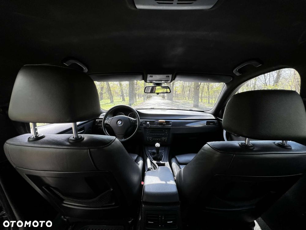 BMW Seria 3 320i - 11