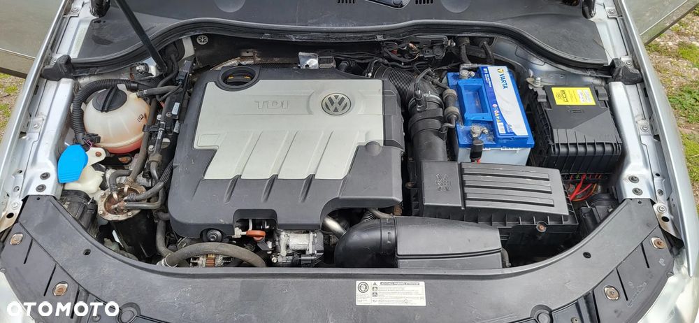 Volkswagen Passat 2.0 TDI DPF DSG Highline - 29