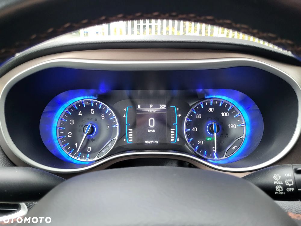 Chrysler Pacifica - 17