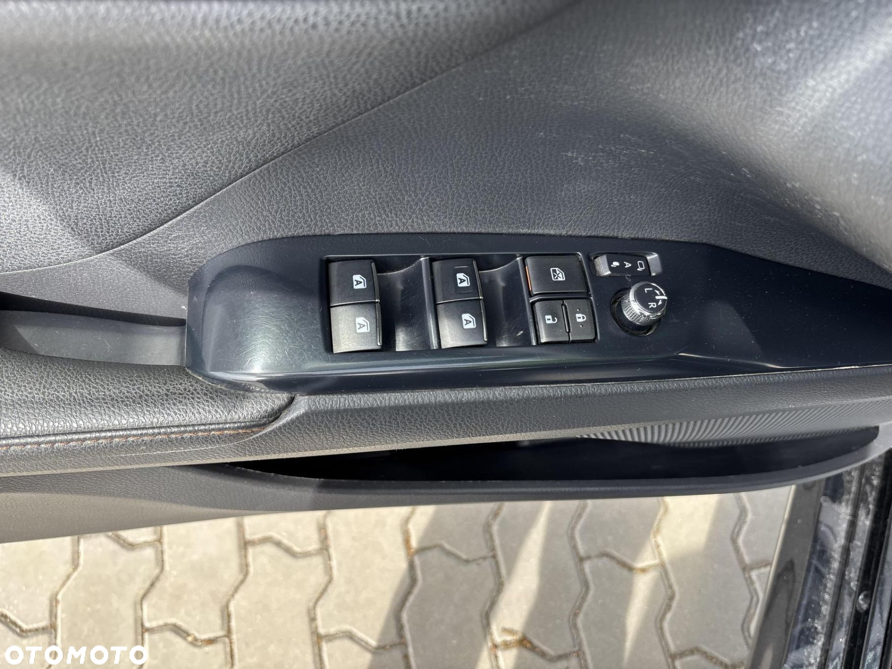 Toyota Camry - 16