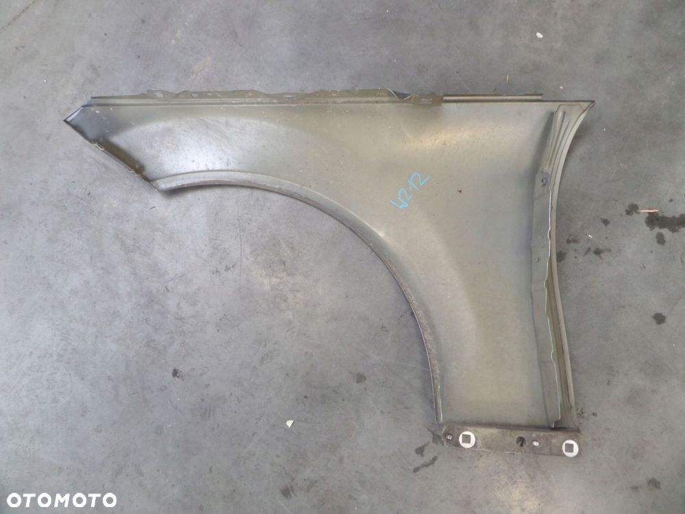 mercedes w212 błotnik przód prawy srebny - 4