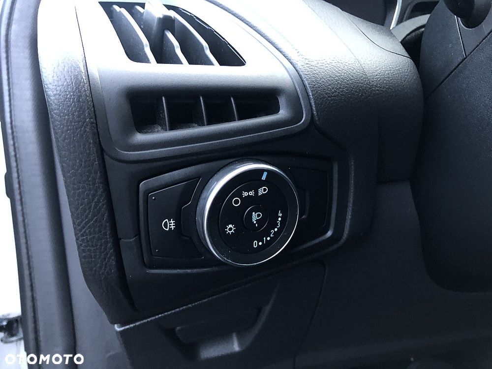 Ford Focus 1.6 Trend - 16