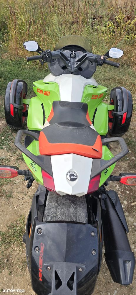 Can-Am Spyder - 5