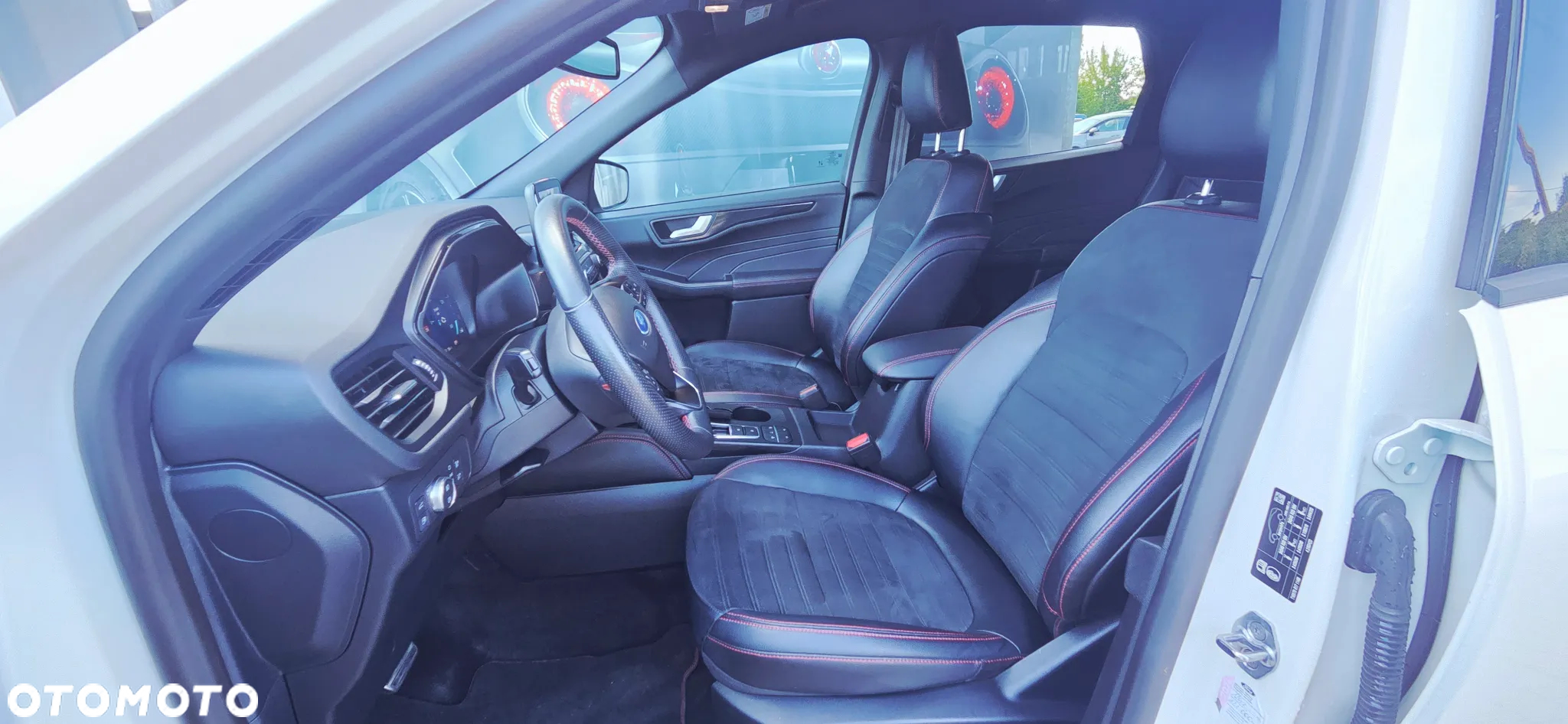 Ford Kuga - 32