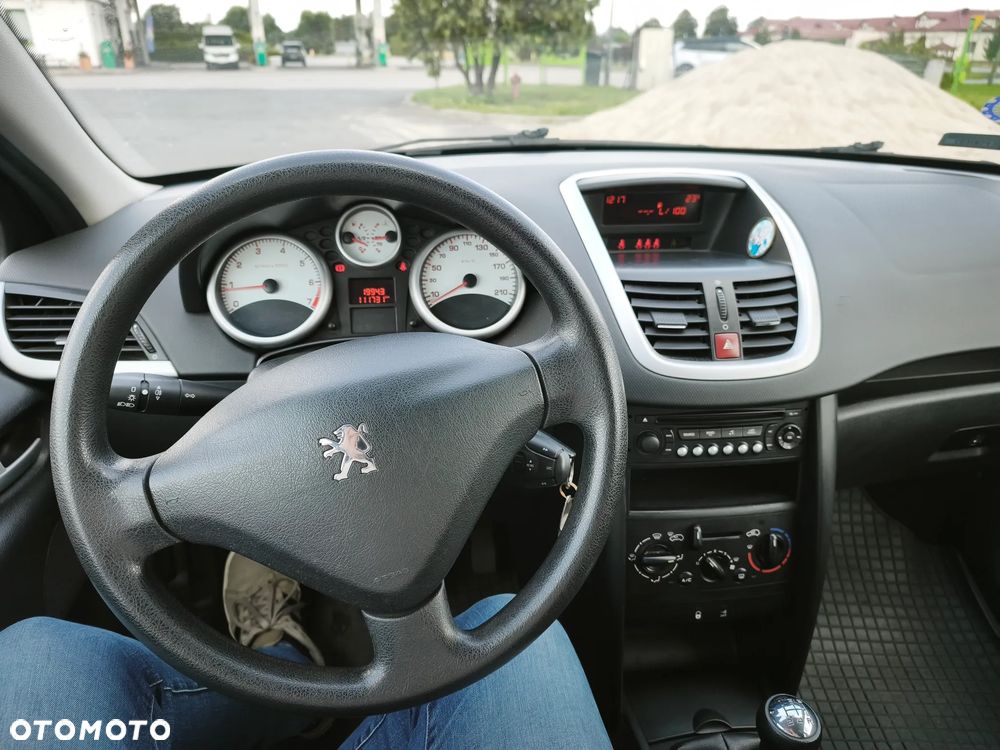 Peugeot 207 1.4 16V Trendy - 10