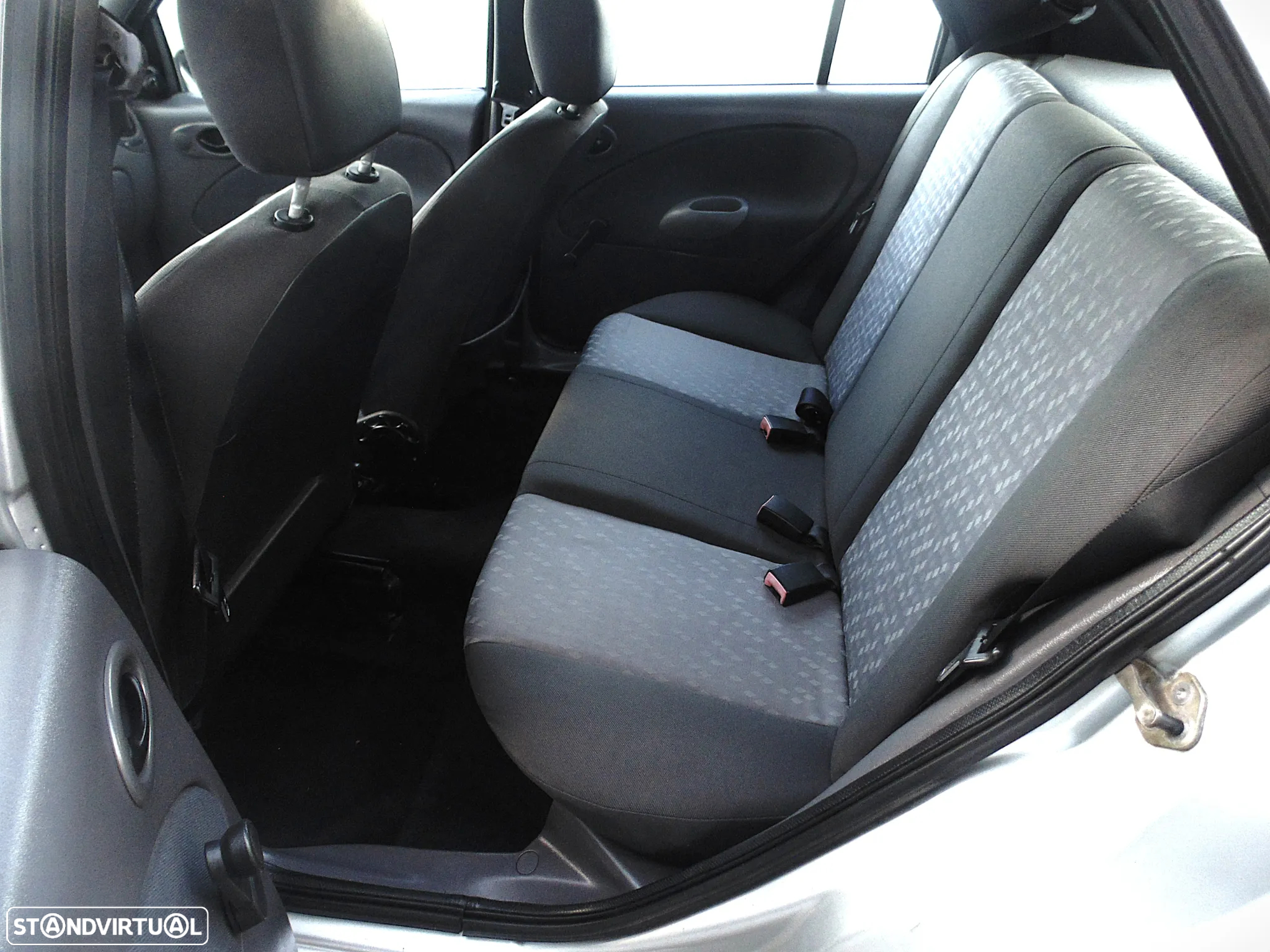 Ford Fiesta 1.25 Techno - 8