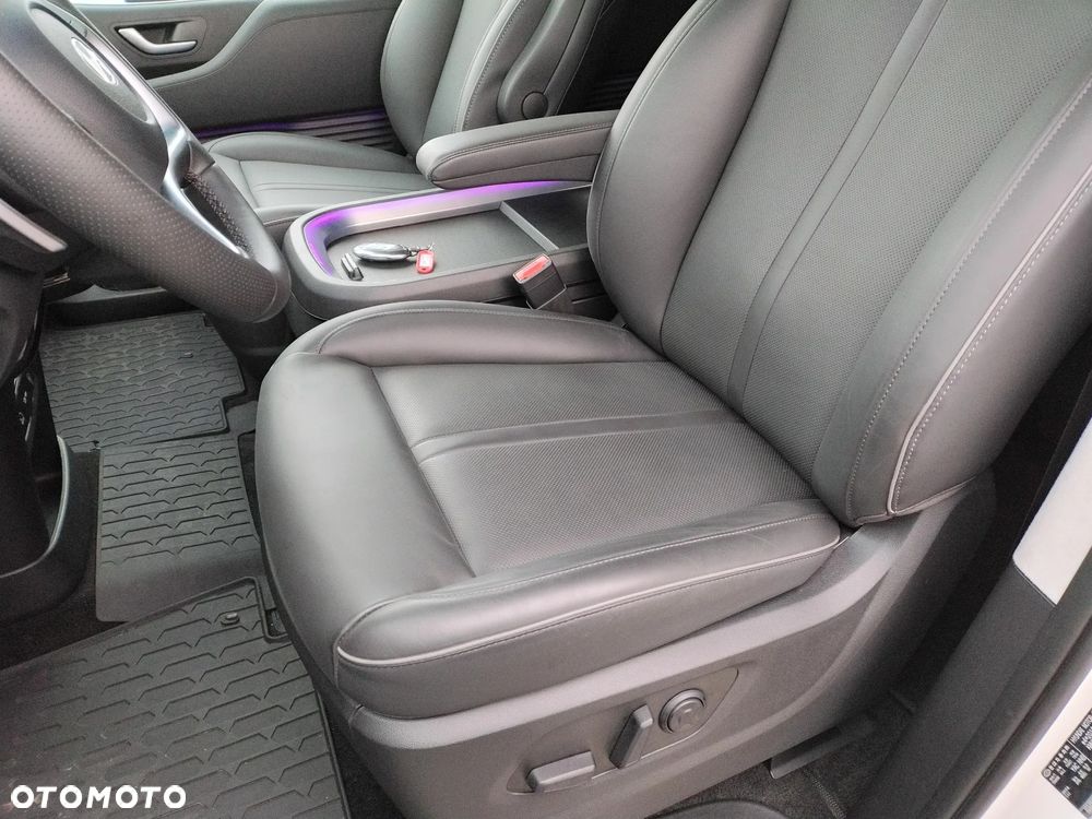 Hyundai Staria 1.6 T-GDI HEV Luxury - 11