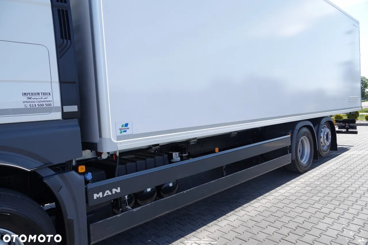 MAN TGX 26.520 / 6x2 / CHŁODNIA -8,6 M / AGREGAT THERMO KING T-1000R / 2025 R / OŚ PODNOSZONA / FABRYCZNIE NOWY - 7