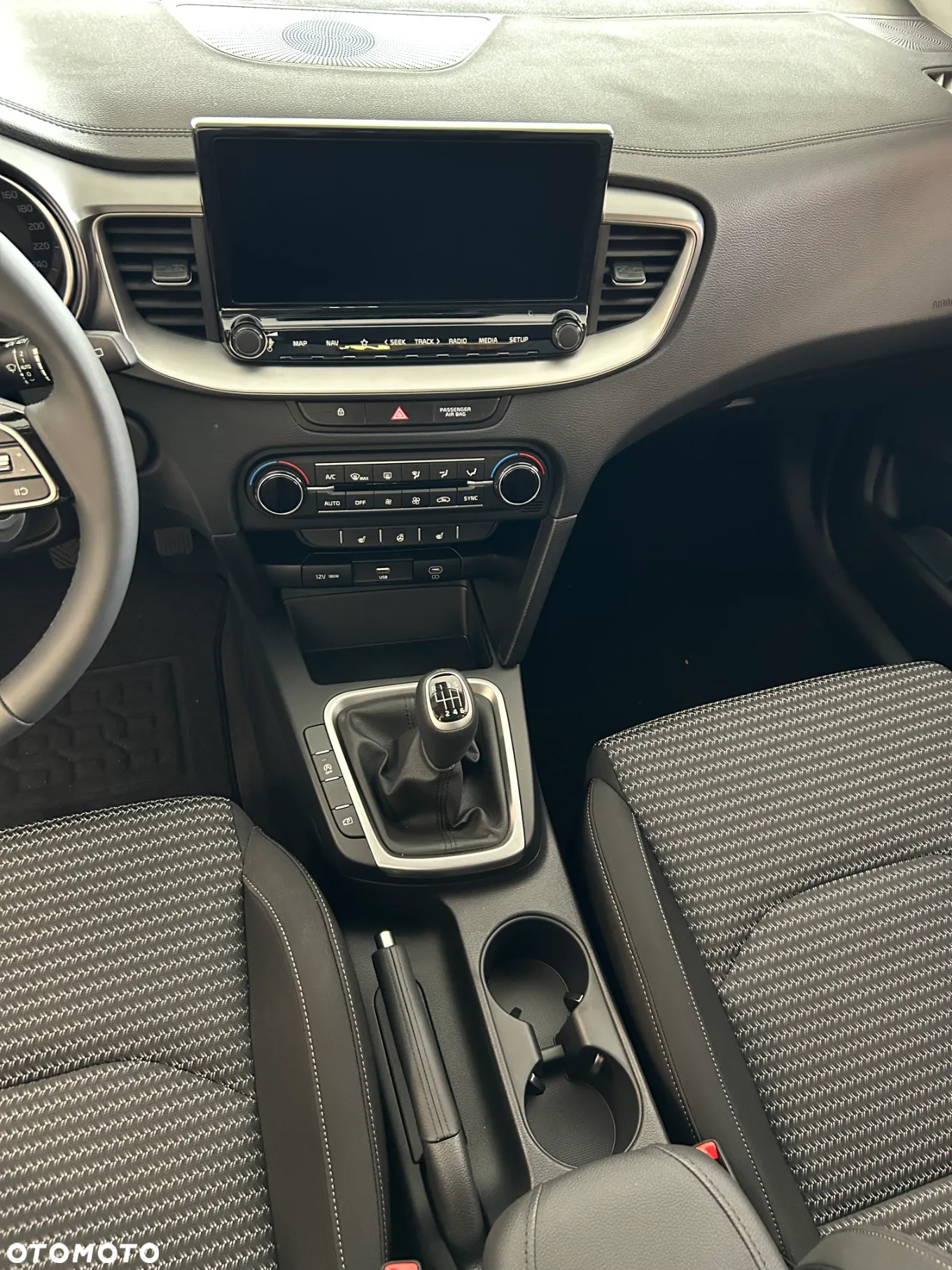 Kia XCeed 1.5 T-GDI M - 13