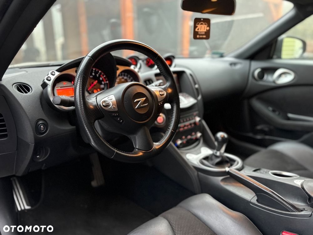 Nissan 370 Z - 14