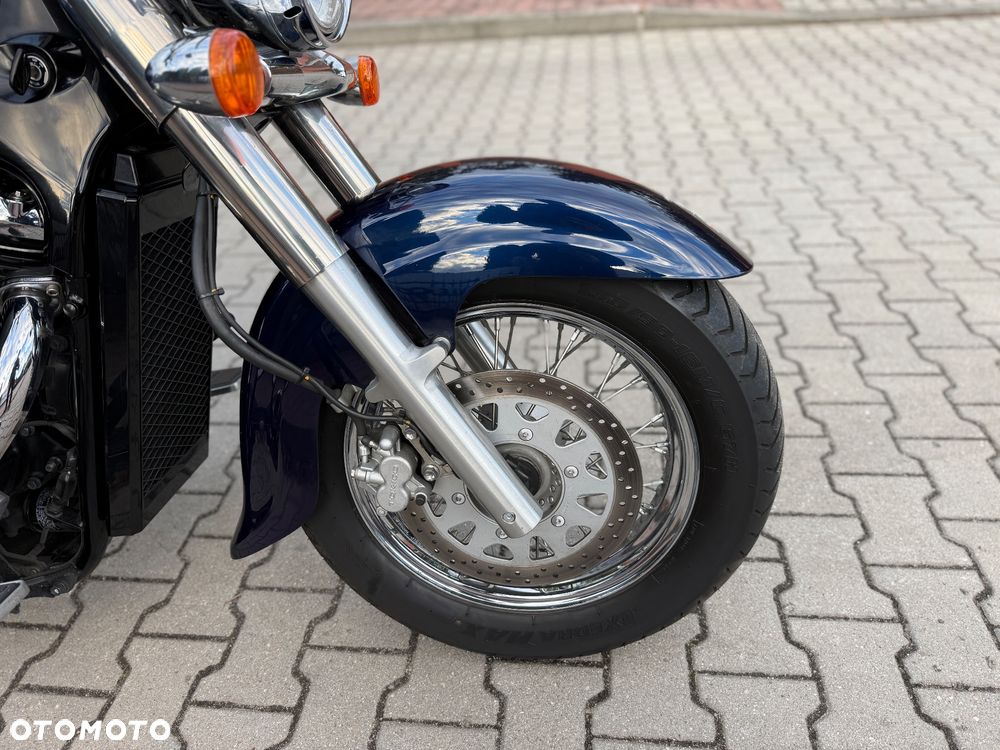 Suzuki Intruder - 3