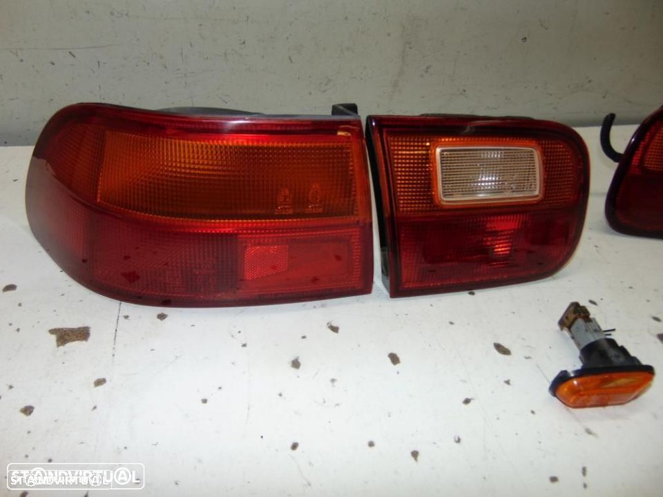 Honda Civic coupê 1993 farolins - 2