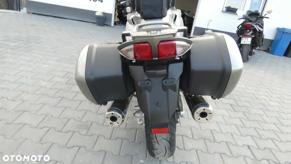 Yamaha FJR - 9