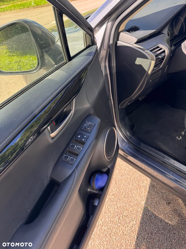 Lexus NX 300h Elegance AWD - 32