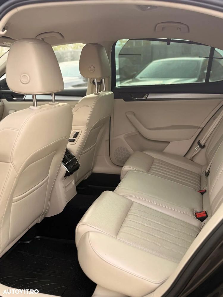 Skoda Superb 2.0 TDI 4x4 DSG Premium Edition - 9