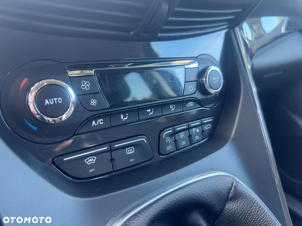 Ford Kuga 2.0 TDCi 2x4 Titanium - 8