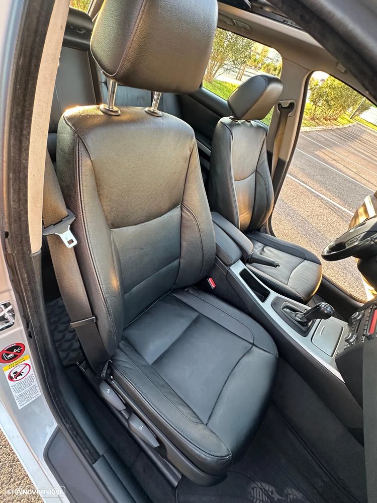 BMW 320 dA Touring - 26
