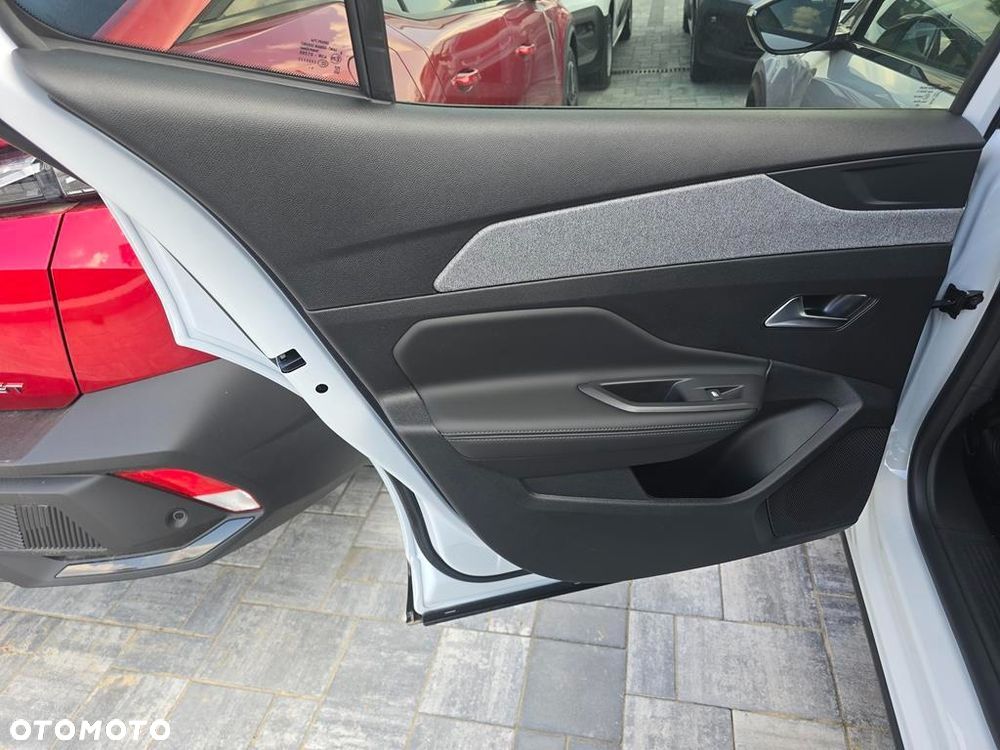 Peugeot 408 1.2 PureTech mHEV Allure S&S e-DSC6 - 8