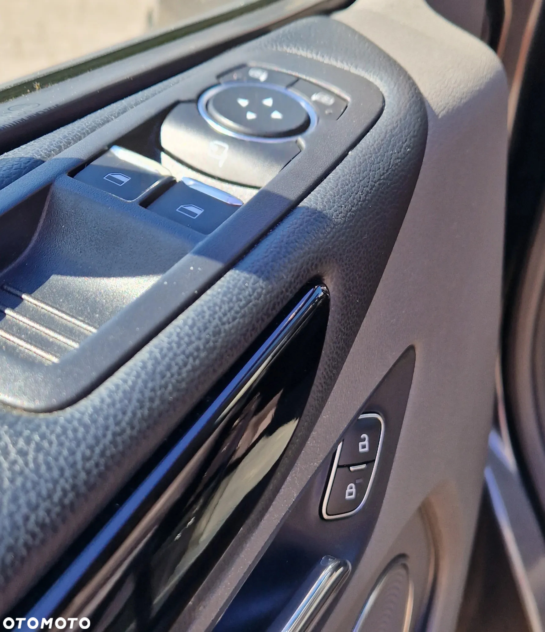 Ford Tourneo Custom 2.0 EcoBlue L1 Titanium SelectShift - 23