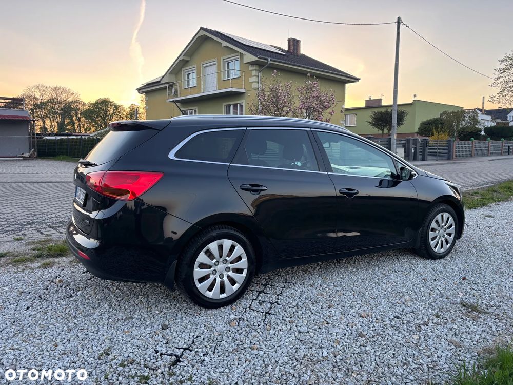 Kia Ceed 1.6 CRDi 128 Dream Team Edition - 18