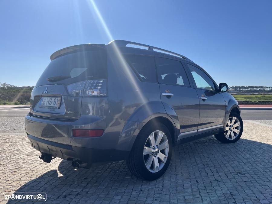 Mitsubishi Outlander 2.0 DI-D Intense+ 4WD - 4
