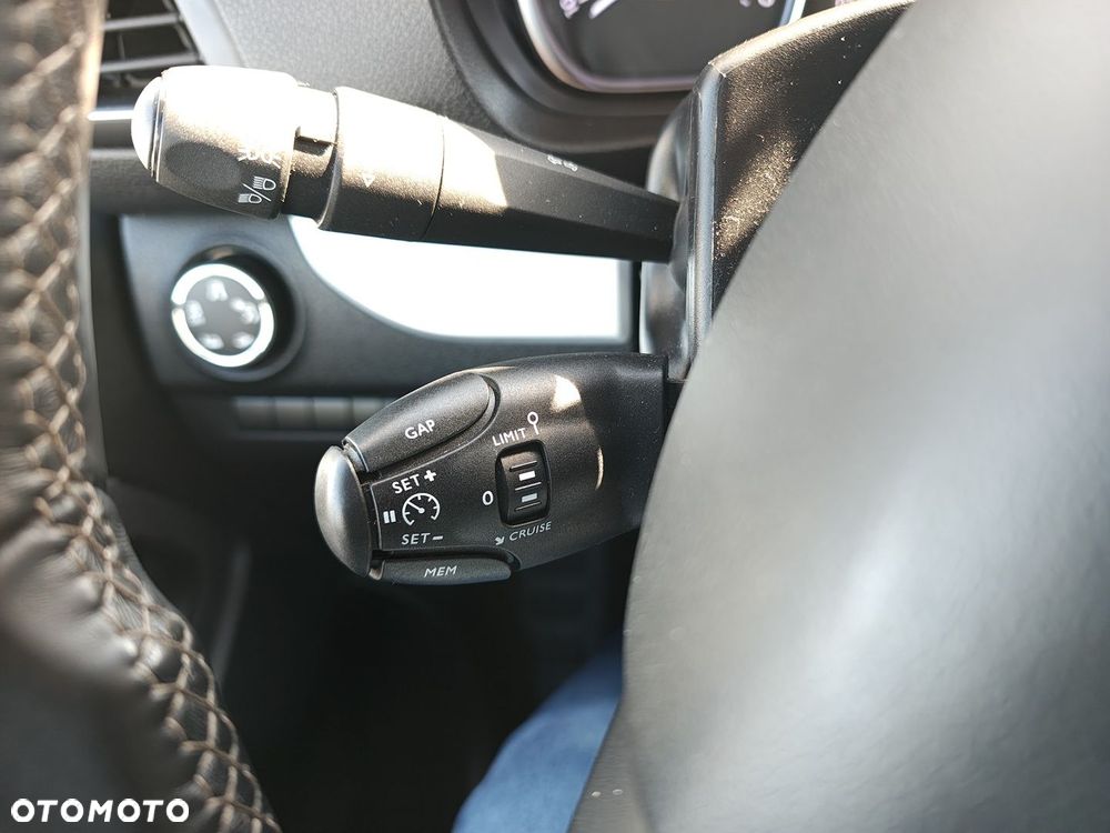 Opel Vivaro - 11