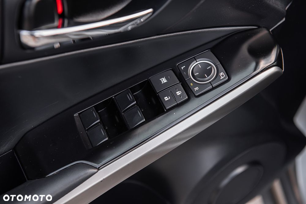 Lexus IS Luxury Line - 16
