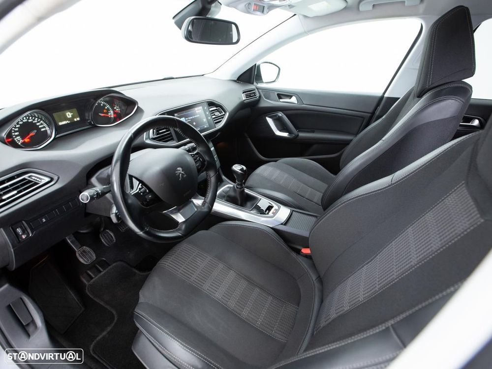 Peugeot 308 SW 1.2 PureTech Allure - 7