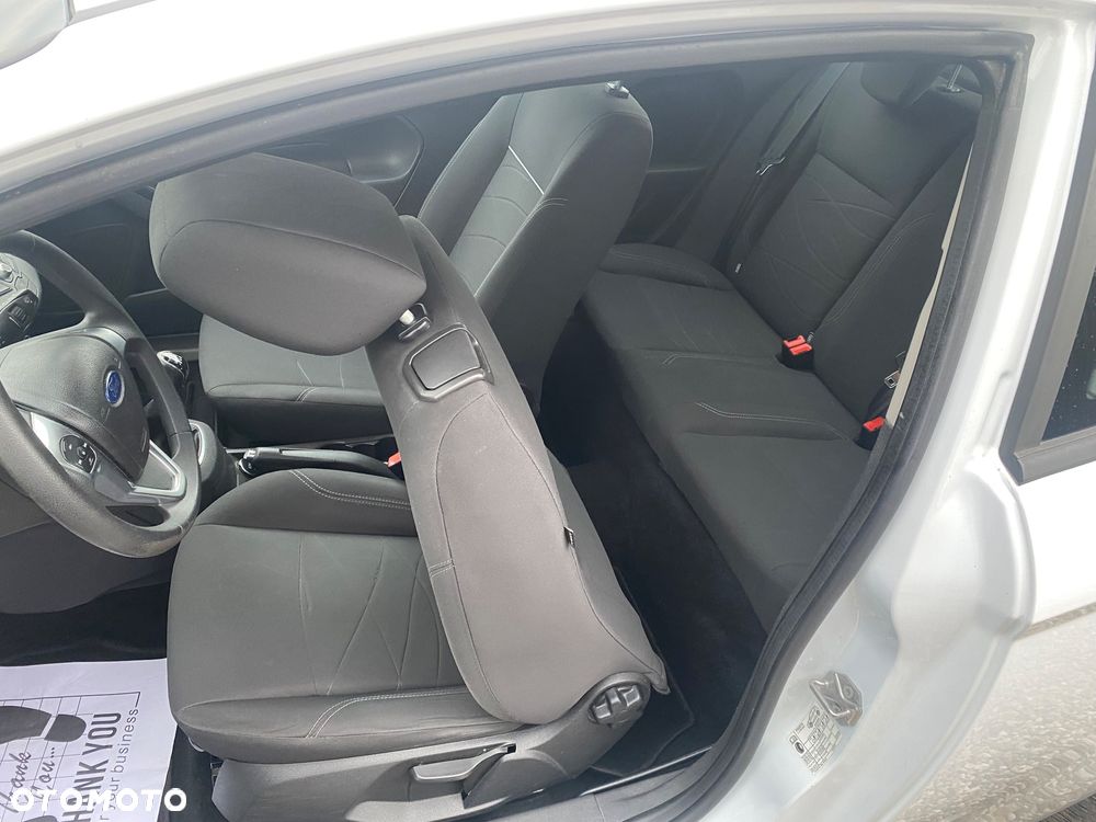 Ford Fiesta - 12
