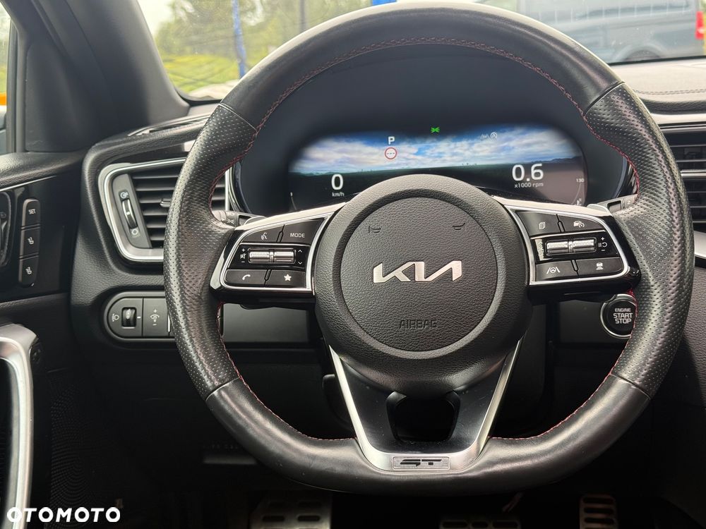 Kia ProCeed 1.6 T-GDI GT DCT - 14