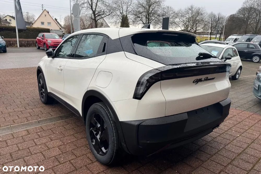 Alfa Romeo Junior 1.2 mHEV Ibrida eDCT - 11