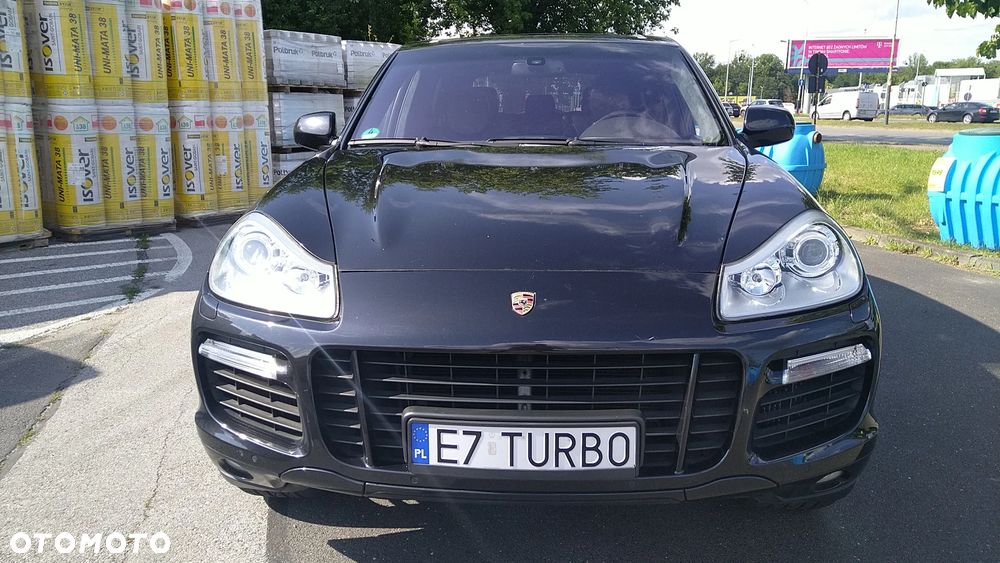 Porsche Cayenne Turbo - 2