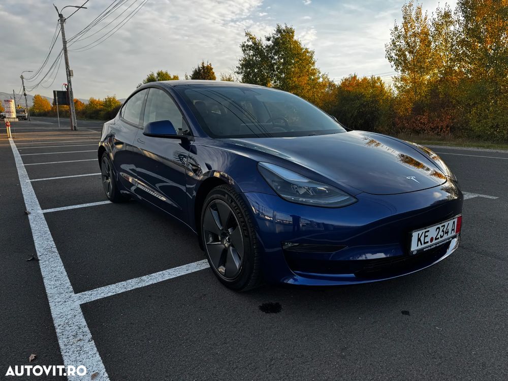 Tesla Model 3 Long Range - 3